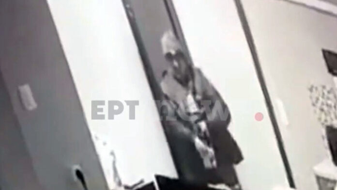 «Προσπαθούσα να υπερασπιστώ τα παιδιά μου» – Τι αναφέρει η μητέρα των 25χρονων ΑμεΑ που υπέστησαν σεξουαλική επίθεση στην Κυψέλη