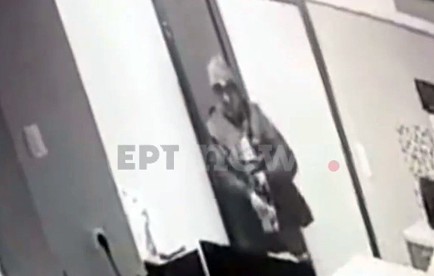 «Προσπαθούσα να υπερασπιστώ τα παιδιά μου» – Τι αναφέρει η μητέρα των 25χρονων ΑμεΑ που υπέστησαν σεξουαλική επίθεση στην Κυψέλη