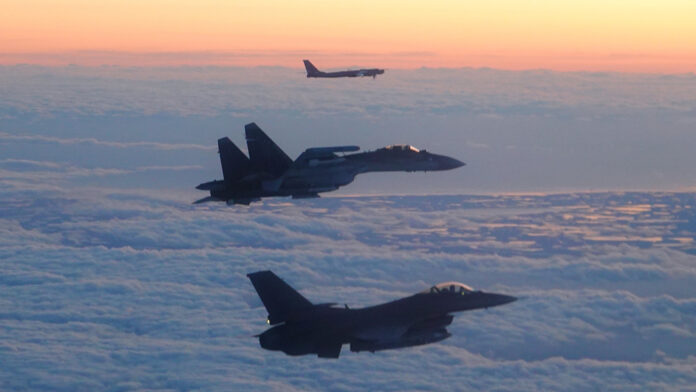 Κύπρος: Έφτασαν τα ελληνικά F-16 – Αναμένονται και οι δύο φρεγάτες