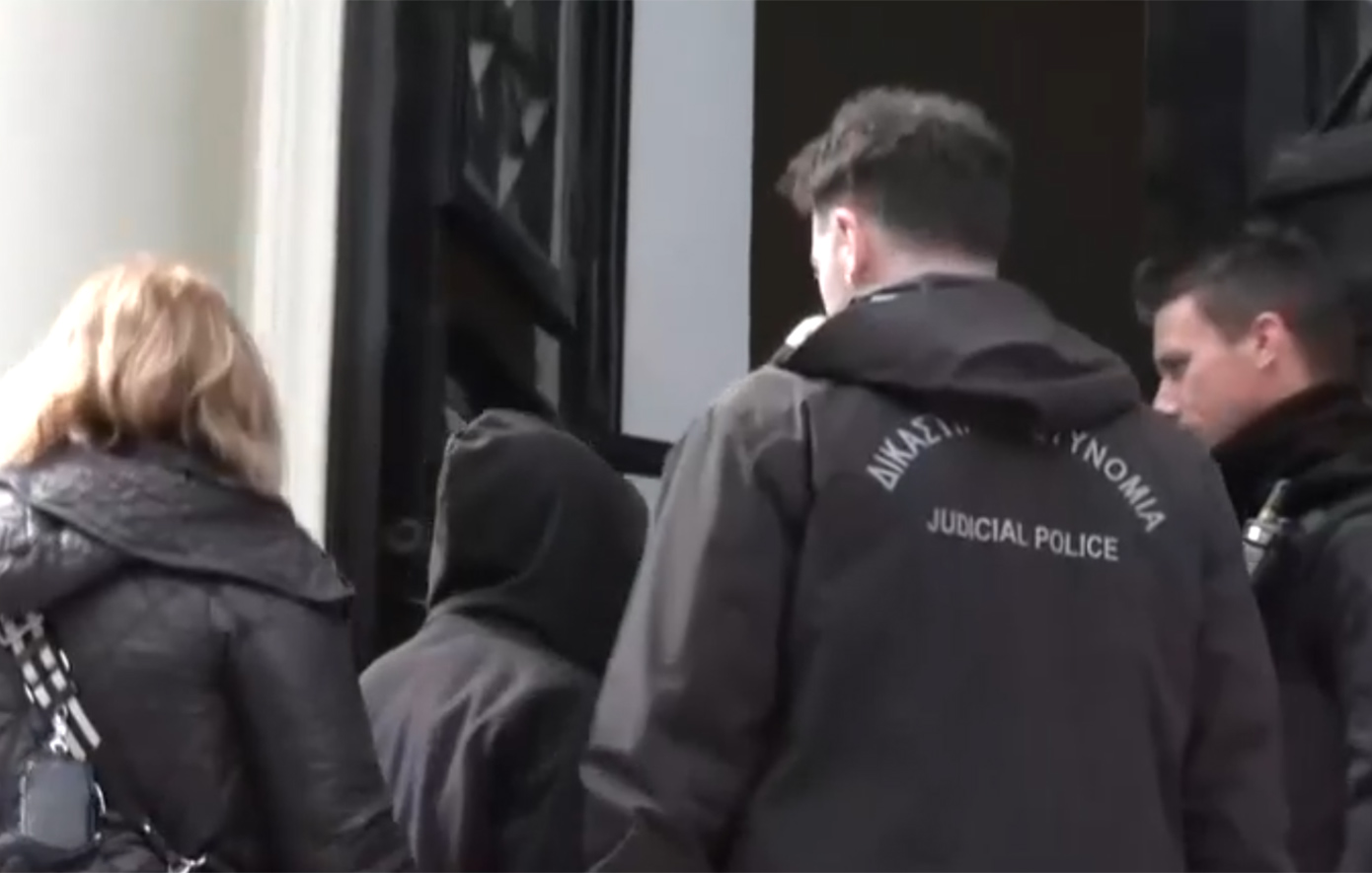 «Ξαφνικά με χτύπησε – Πανικοβλήθηκα, έτρεχα κλαίγοντας»: Η συγκλονιστική μαρτυρία του 8χρονου θύματος ξυλοδαρμού