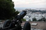“Οι 21 κανονιοβολισμοί από τον Λυκαβηττό για την επέτειο της 25ης Μαρτίου – Δείτε το βίντεο”