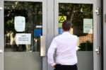 Διακοπή διατραπεζικών συναλλαγών στις 3 και 6 Απριλίου 2026