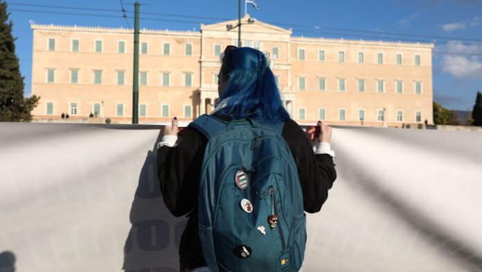 Αντιπολεμικές διαδηλώσεις στο Σύνταγμα και σε διάφορες πόλεις της χώρας