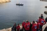 Αγωνία στη Βουλιαγμένη: Τέταρτη ημέρα αναζητήσεων για τον 34χρονο δύτη – Συνεχείς καταδύσεις και συσκέψεις στο δεύτερο λιμανάκι