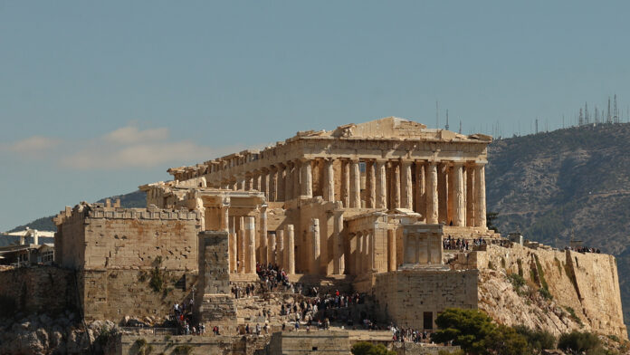 Ο τουρισμός σε «λεπτή ισορροπία»: Πιθανά σενάρια αν ο πόλεμος παραταθεί πέρα από τον Μάρτιο