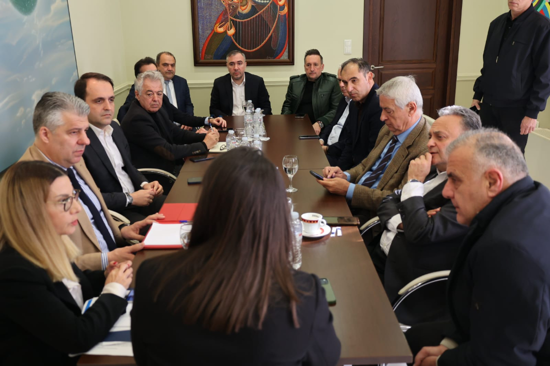 Εργασιακή συνάντηση του Περιφερειάρχη ΑΜΘ με την Υπουργό Νίκη Κεραμέως και τη Διοίκηση της ΔΥΠΑ