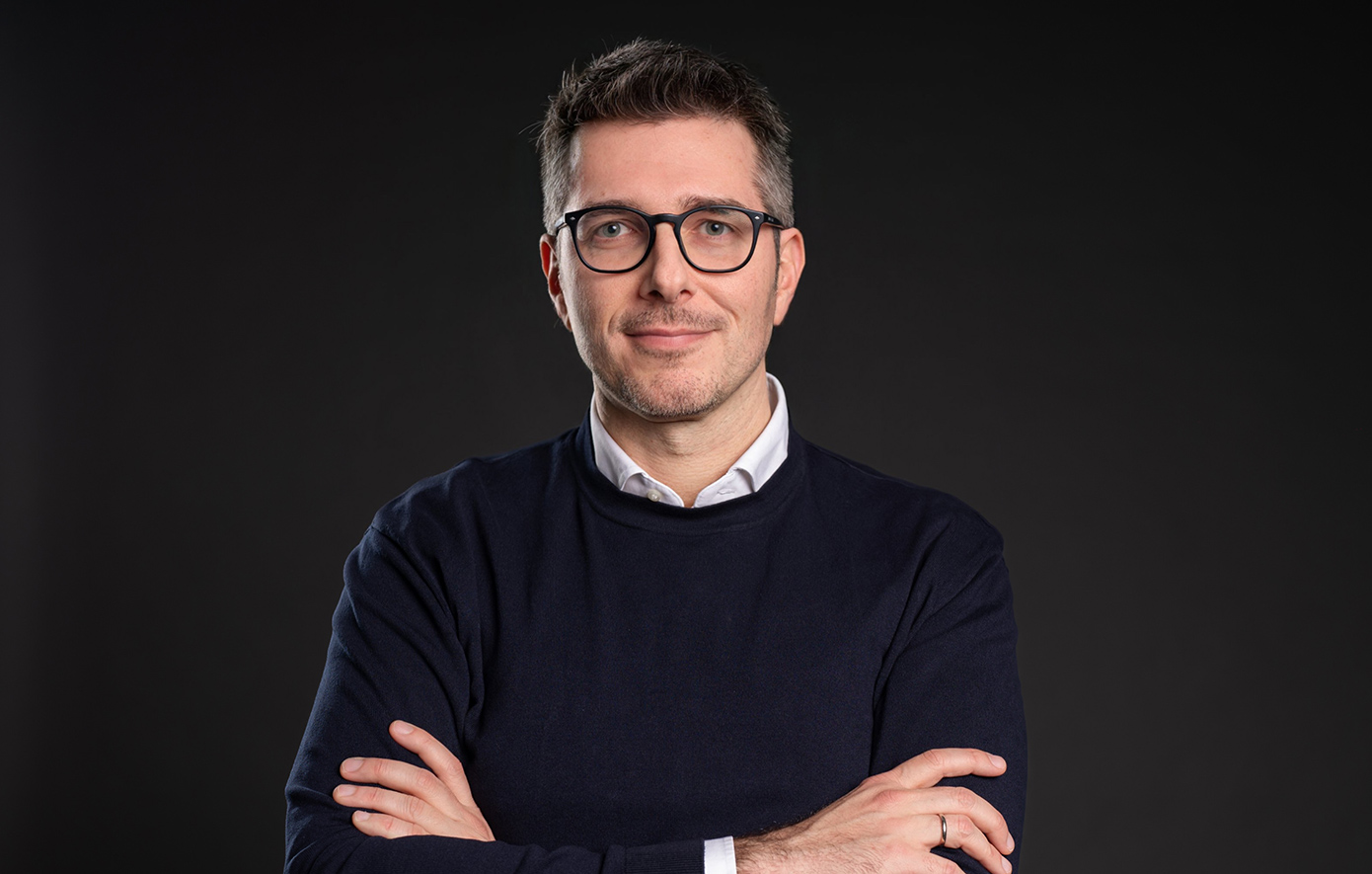 Booking.com: Η Ελλάδα πρωτοπόρος στη φιλοξενία, AI στις κρατήσεις και νομικές αντιπαραθέσεις