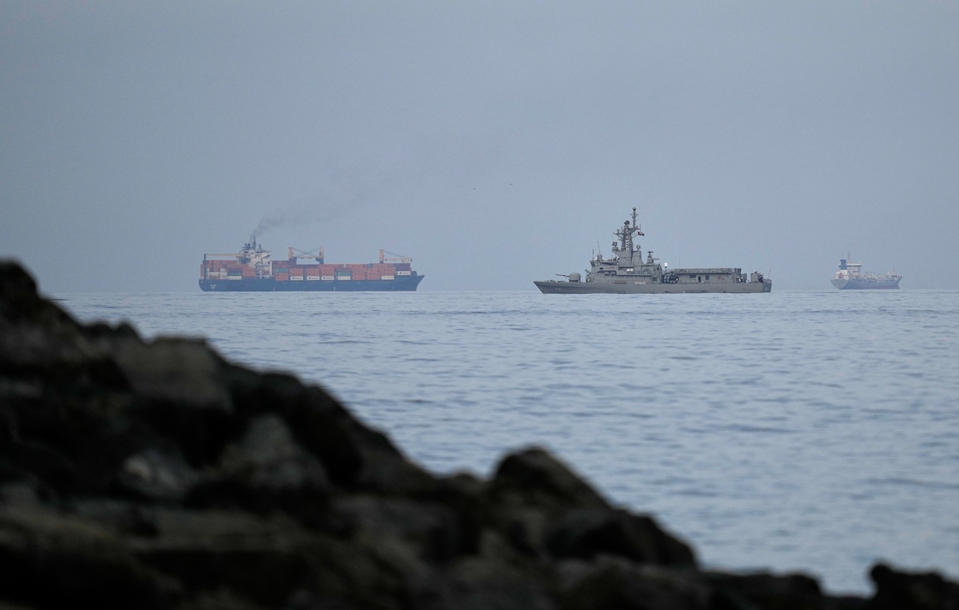 Ο Τραμπ εξετάζει την άρση των πετρελαϊκών κυρώσεων στο Ιράν