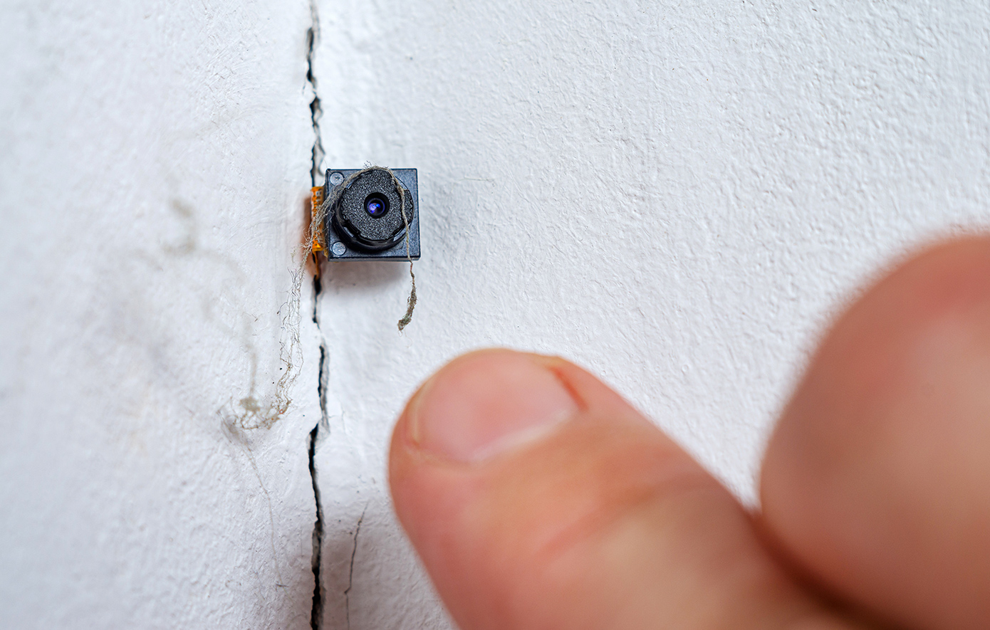 Τοποθέτησε κρυφή κάμερα σε γυναικείες τουαλέτες – Ανακάλυψαν υλικό παιδικής πορνογραφίας