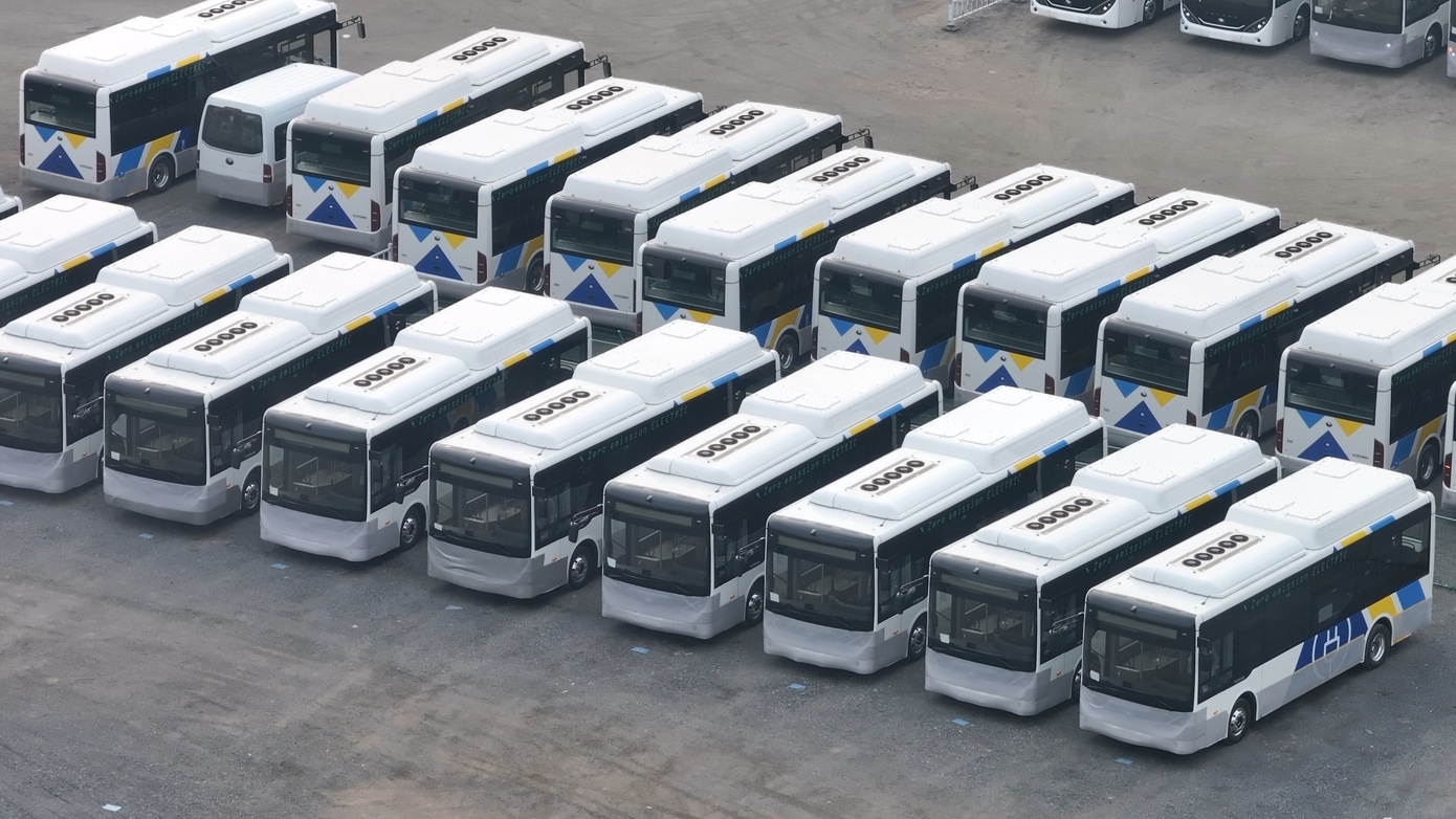 Νέα λεωφορεία θα κυκλοφορούν στην Αττική το 2027