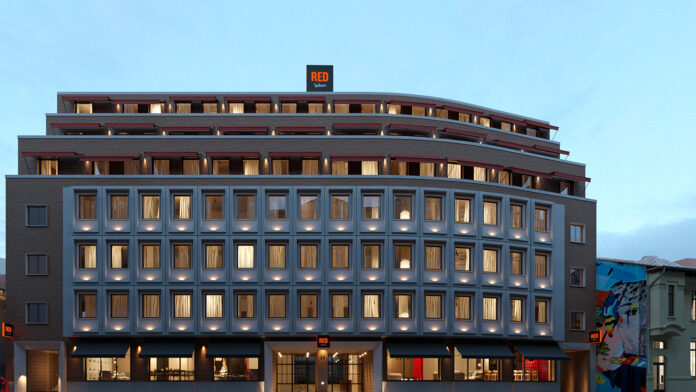 Το Radisson Hotel Group πρωτοπορεί στην upper-upscale κατηγορία και στα θέρετρα στην Ευρώπη, ενδυναμώνοντας τη θέση του έως το 2026