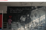 Ολοκληρώθηκε η εντυπωσιακή τοιχογραφία προς τιμήν των 200 της Καισαριανής – Δείτε βίντεο