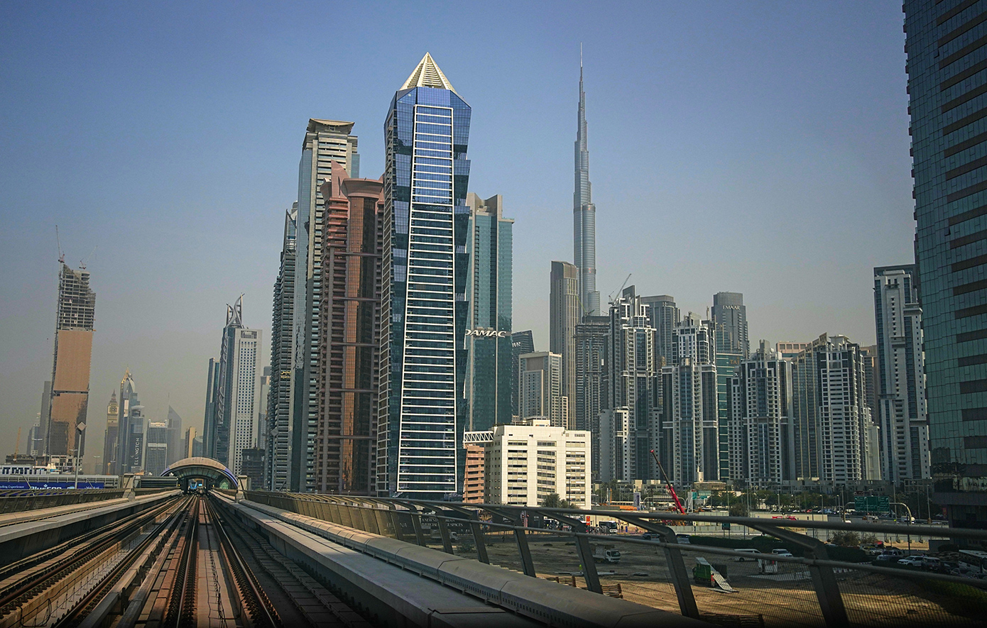 WSJ: Τα Ηνωμένα Αραβικά Εμιράτα σκέφτονται το «πάγωμα» ιρανικών περιουσιακών στοιχείων δισεκατομμυρίων δολαρίων