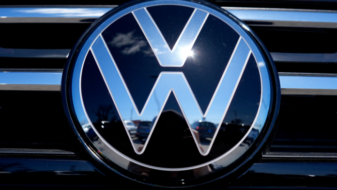 Η Volkswagen σχεδιάζει να μειώσει 50.000 θέσεις εργασίας στη Γερμανία μέχρι το 2030