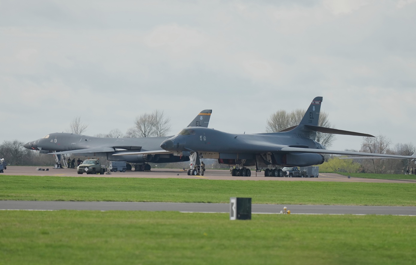 Η Βρετανία επιτρέπει στις ΗΠΑ τη χρήση βάσεων στο έδαφός της κατά του Ιράν