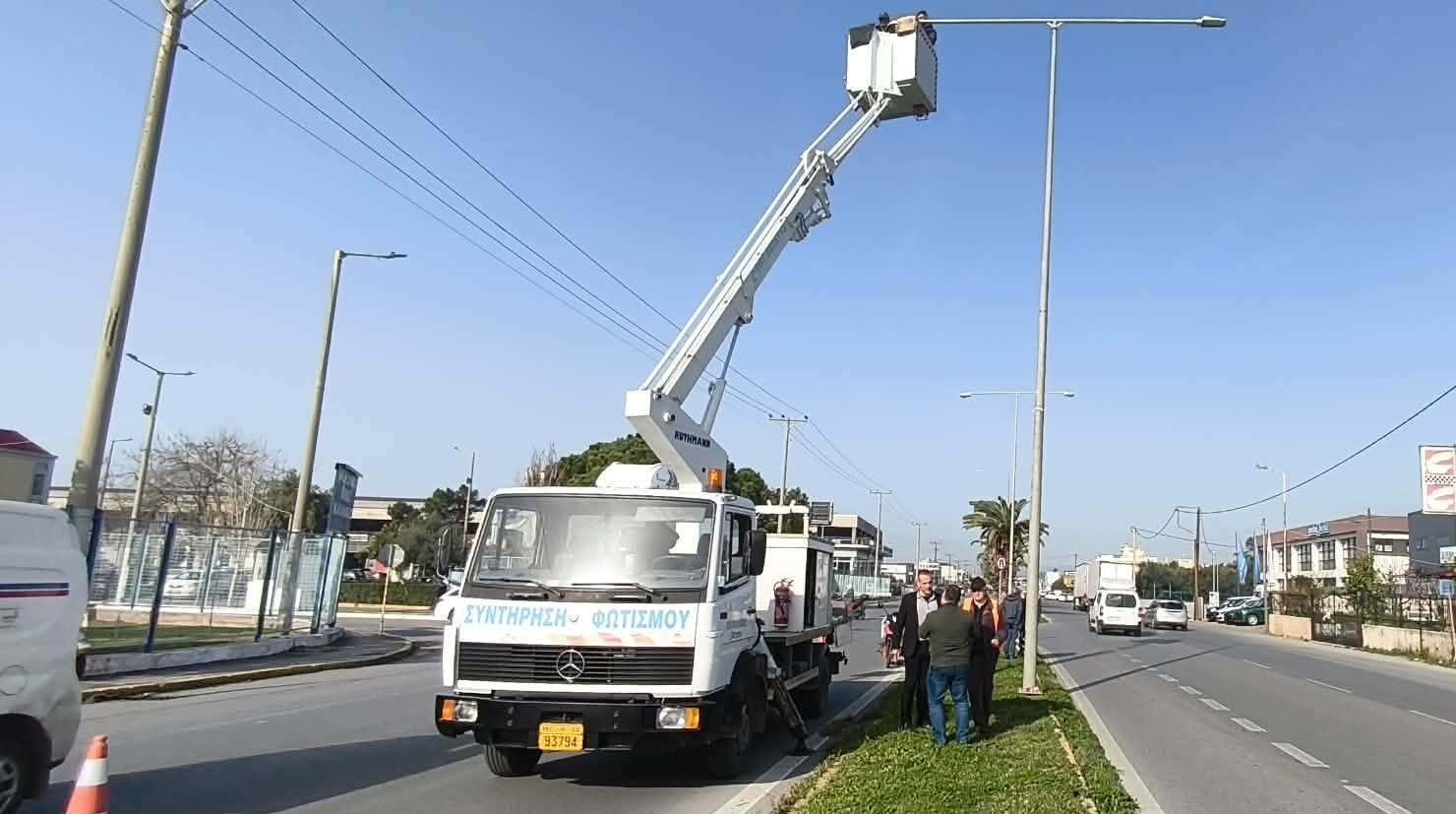Δ.Καλαμάτας: Σε εξέλιξη η βελτίωση του δημοτικού φωτισμού και η συντήρηση δικτύων