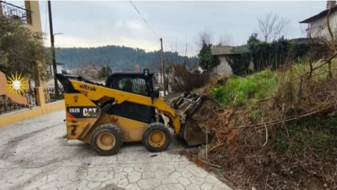 Δ.Κασσάνδρας: Εντατικές δράσεις καθαριότητας και φροντίδας δημόσιων χώρων