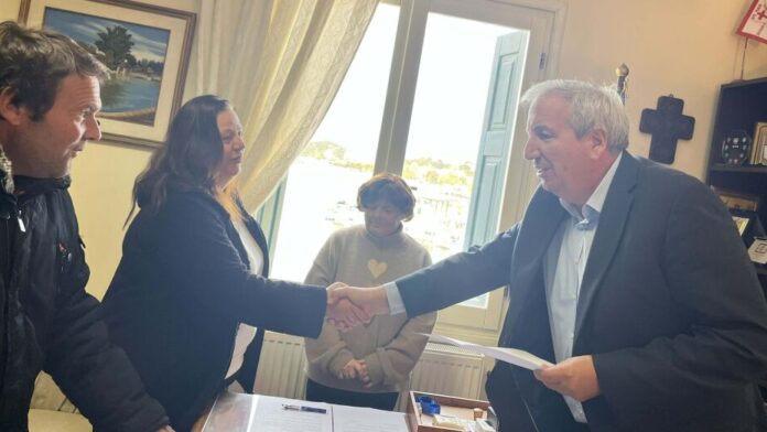 Επίσημη τελετή ορκωμοσίας για δύο νέους υπαλλήλους στον Δήμο Οινουσσών