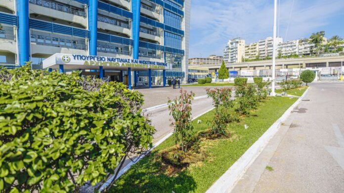 Δ.Πειραιά: Φυτεύσεις δέντρων και αναπλάσεις γύρω από το Υπ. Ναυτιλίας