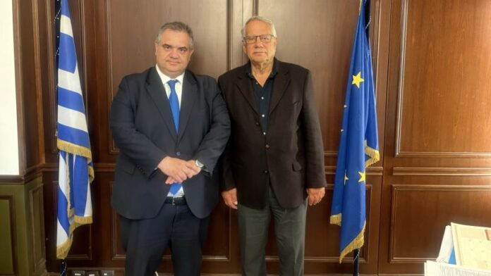 Σύσκεψη δημάρχου Δυτ.Σάμου με τον Υφ.Εσωτερικών για επιδοτήσεις και νέες προσλήψεις