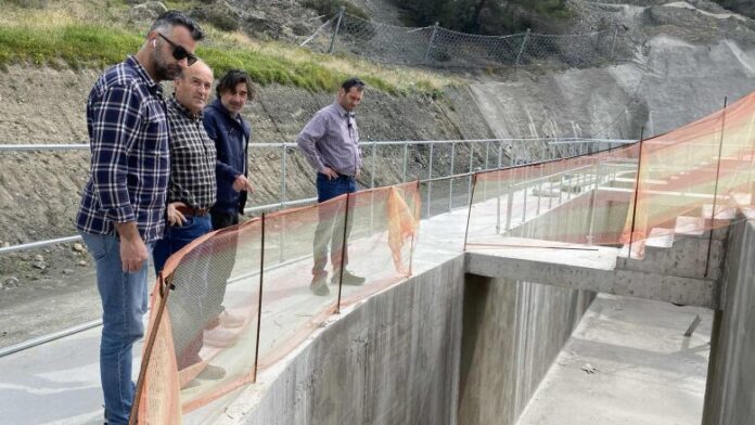 Ο δήμαρχος Ιεράπετρας επιθεωρεί το έργο του βιολογικού καθαρισμού