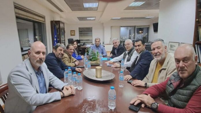 Σύσκεψη Δημάρχου Νίκαιας-Αγ.Ιωάννη Ρέντη και Εμπορικού Συλλόγου με τον Αντιπεριφερειάρχη Πειραιά