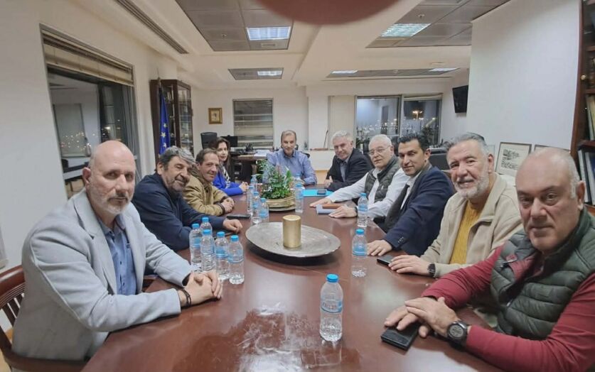 Σύσκεψη Δημάρχου Νίκαιας-Αγ.Ιωάννη Ρέντη και Εμπορικού Συλλόγου με τον Αντιπεριφερειάρχη Πειραιά