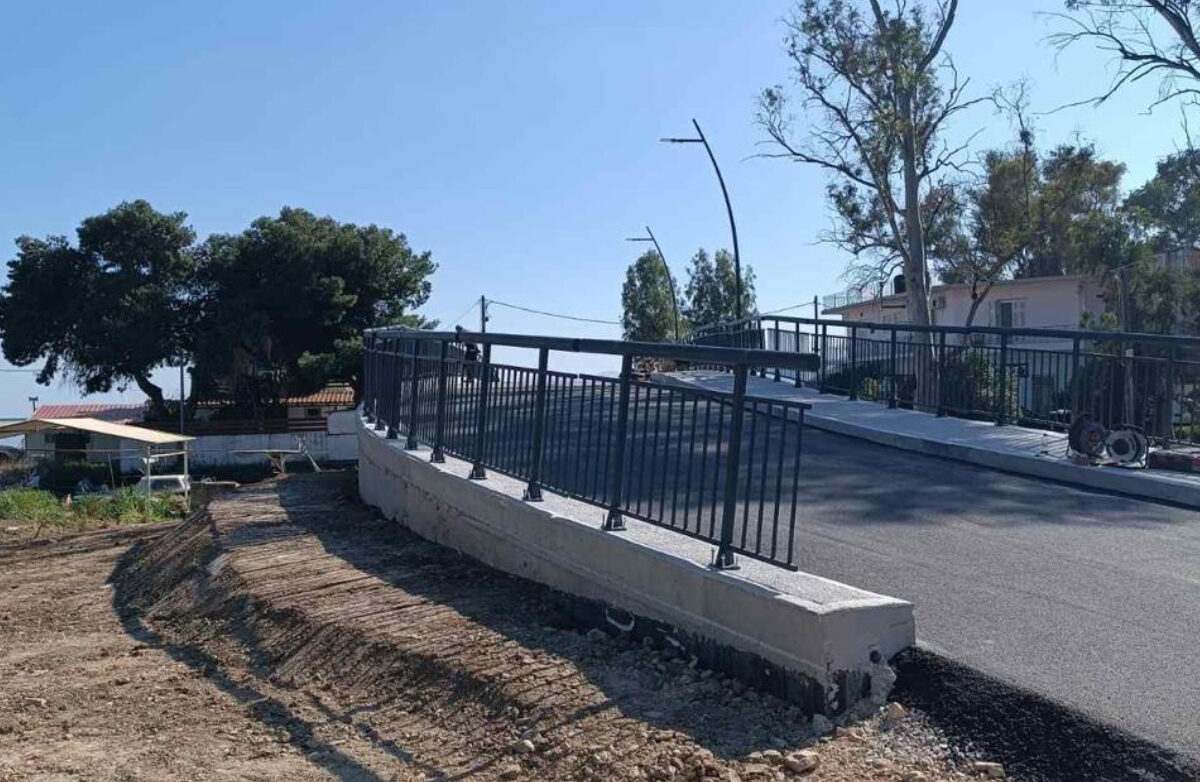 Περιφέρεια Πελοποννήσου: Ολοκληρώθηκε η σύγχρονη γέφυρα στον Ερασίνο ποταμό στη Νέα Κίο