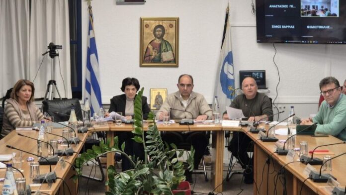 Ομόφωνη έγκριση Δ.Σ. για απόκτηση ακινήτων για δημοτικούς χώρους στάθμευσης στην Παροικία