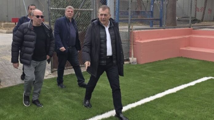 Δ.Περιστερίου: Επίσκεψη Υπ. Αθλητισμού στην ανακαίνιση του γηπέδου 8×8 στη Χωράφα