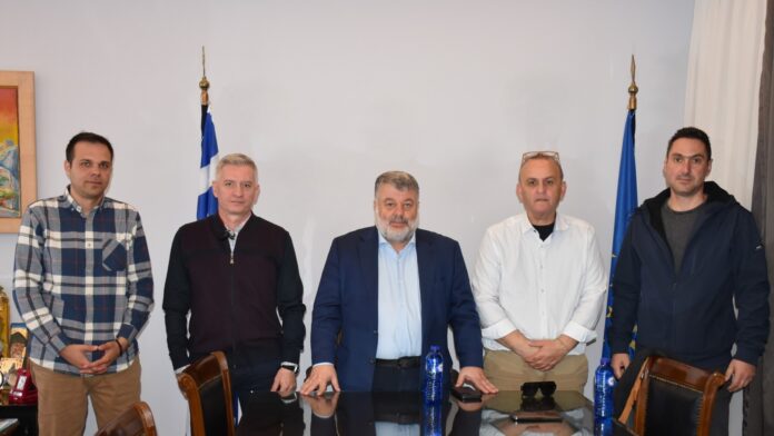 Σύσκεψη Δημάρχου Αργοστολίου με την Πανελλήνια Ένωση Λιμενικού Προσωπικού