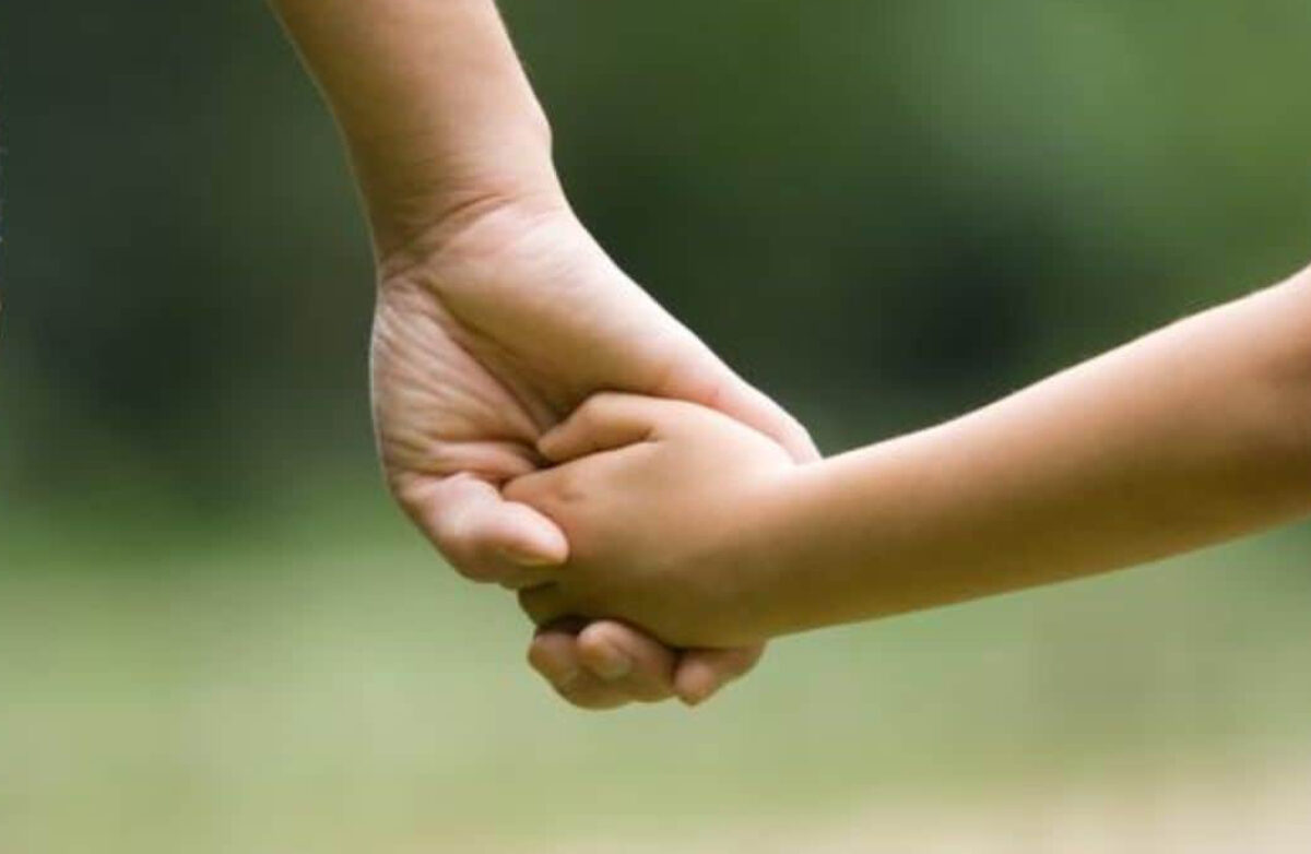 Υιοθεσία παιδιού – Δράσεις υποστήριξης και πληροφόρησης από την Π.Πελοποννήσου