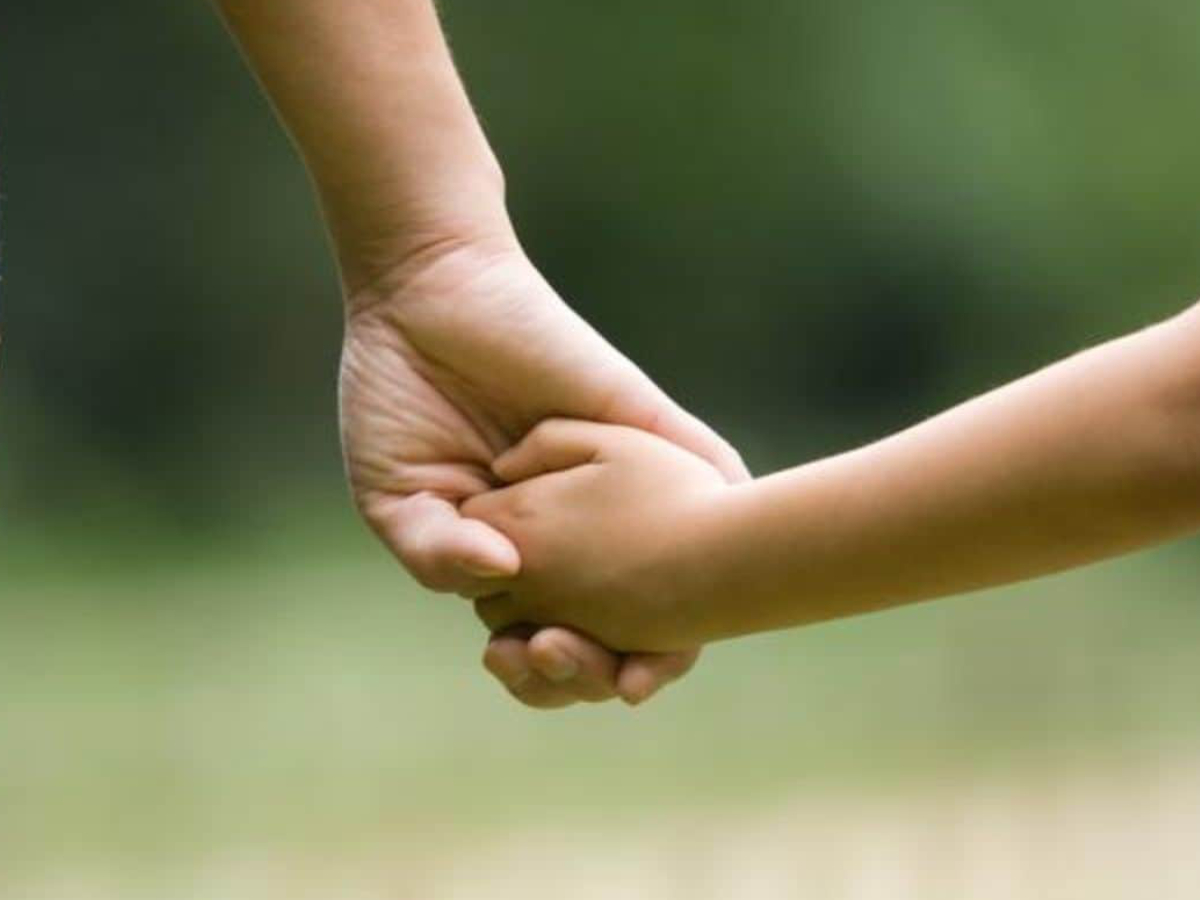 Υιοθεσία παιδιού – Δράσεις υποστήριξης και πληροφόρησης από την Π.Πελοποννήσου