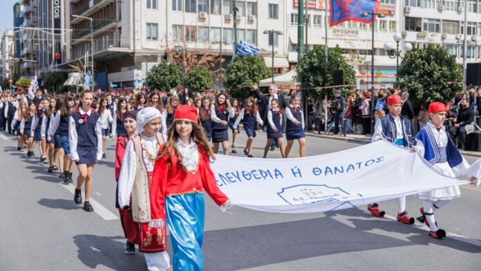 Με περηφάνια ο εορτασμός της «25ης Μαρτίου 1821» στον Πειραιά