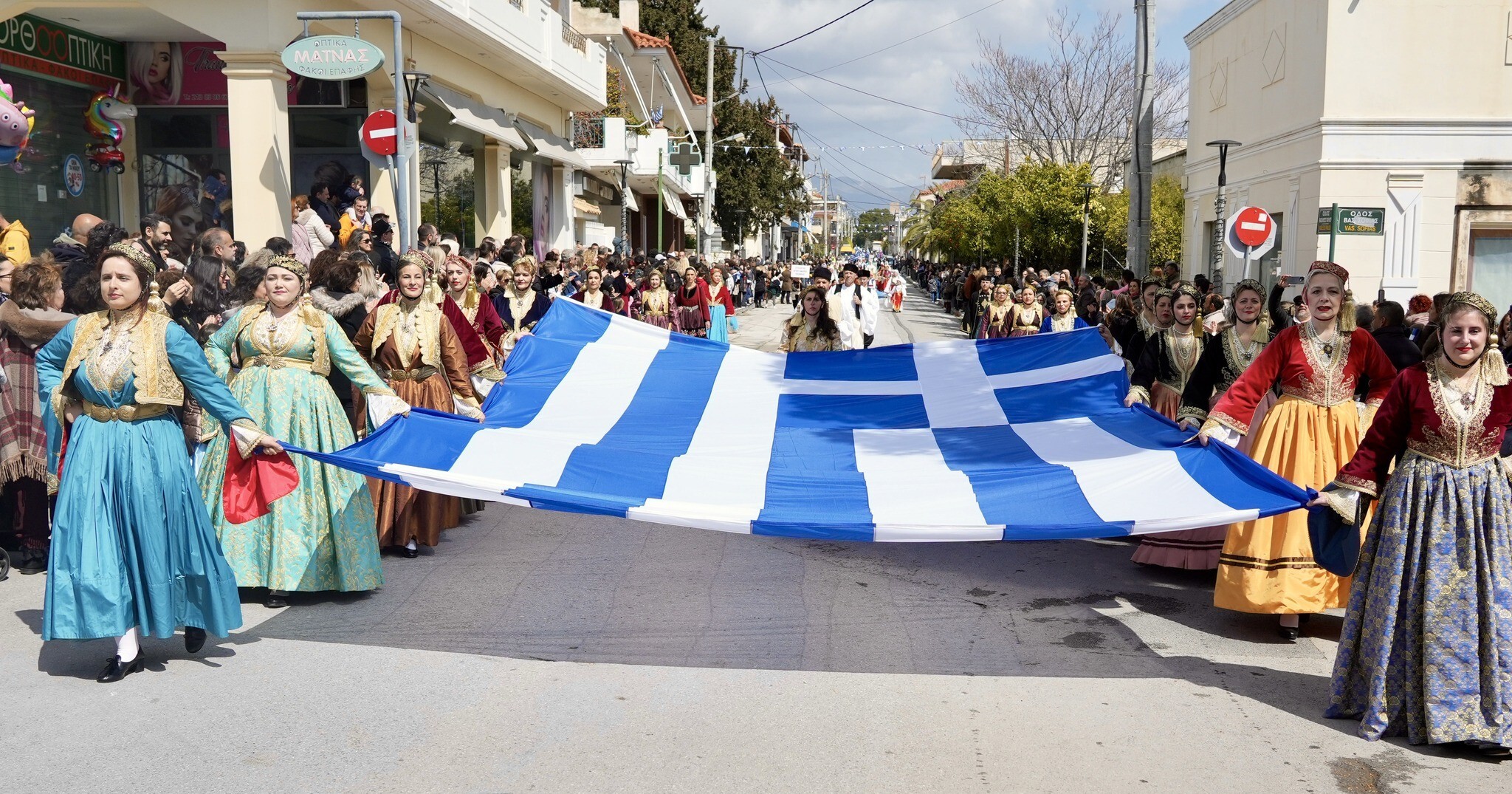 Με λαμπρότητα γιορτάστηκε η 25η Μαρτίου στον Δήμο Παιανίας