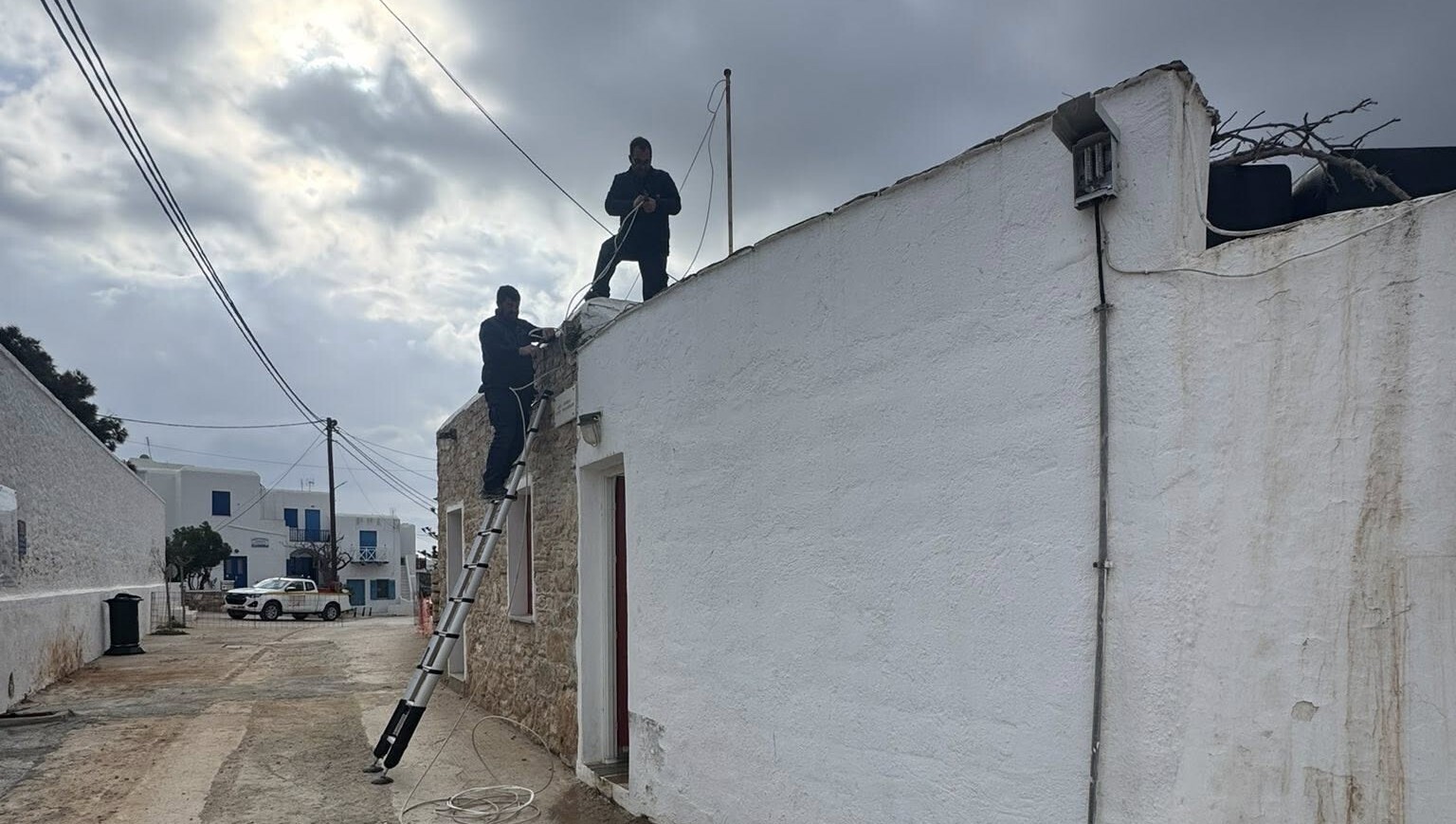 Δ.Φολεγάνδρου: Αφαίρεση εναέριων καλωδίων για την αναμόρφωση της πλατείας Πύντας