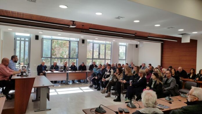 Συμμαχία ενάντια στα ζητήματα από Δήμο και φορείς της Πετρούπολης