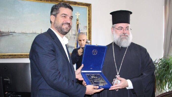 Συνάντηση Δημάρχου Χανίων με τον καινούργιο Μητροπολίτη Κυδωνίας & Αποκορώνου