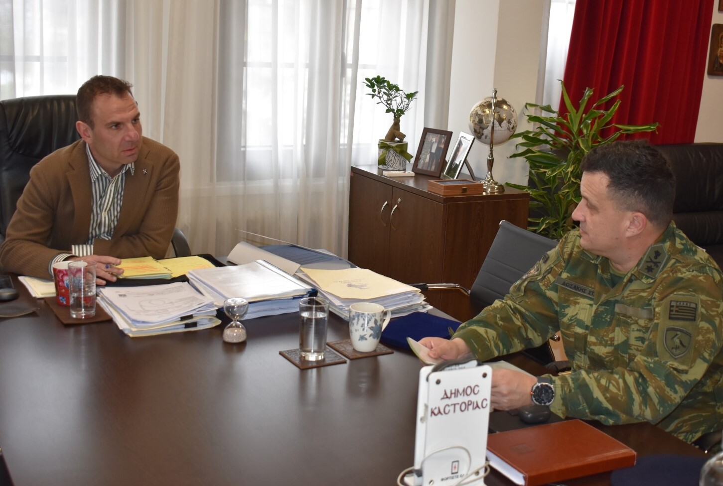 Ο Δήμαρχος Καστοριάς συναντήθηκε με τον καινούργιο Δκτή της 9ης Μηχανοποιημένης Ταξιαρχίας