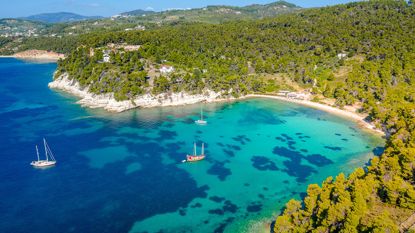 Η Αλόννησος αναδεικνύεται αγαπημένος προορισμός των Βρετανών – «Ξεχωρίζουν τα νησιά των Σποράδων»