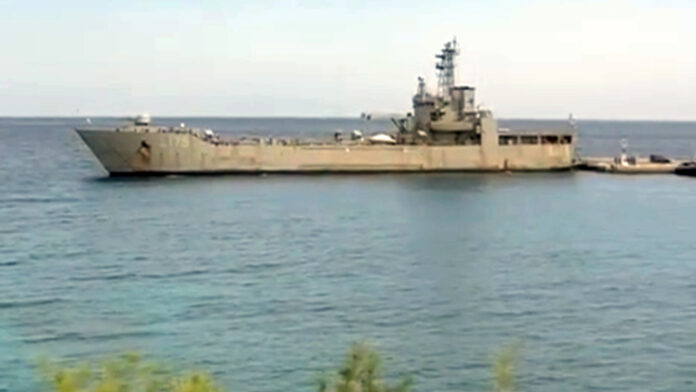 Έφτασαν οι πύραυλοι Patriot στην Κάρπαθο – Εικόνες από το πλοίο που τους μετέφερε τους πυραύλους