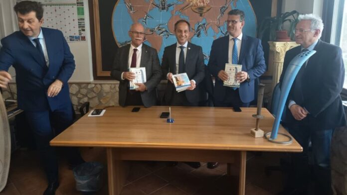 Διαδοχικές επαφές του Δημάρχου Ανδραβίδας-Κυλλήνης στον Κρότωνα Ιταλίας