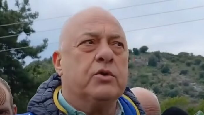 Αχ. Μπέος: Απαράδεκτη η κατάσταση με τις τοποθετήσεις οπτικών ινών