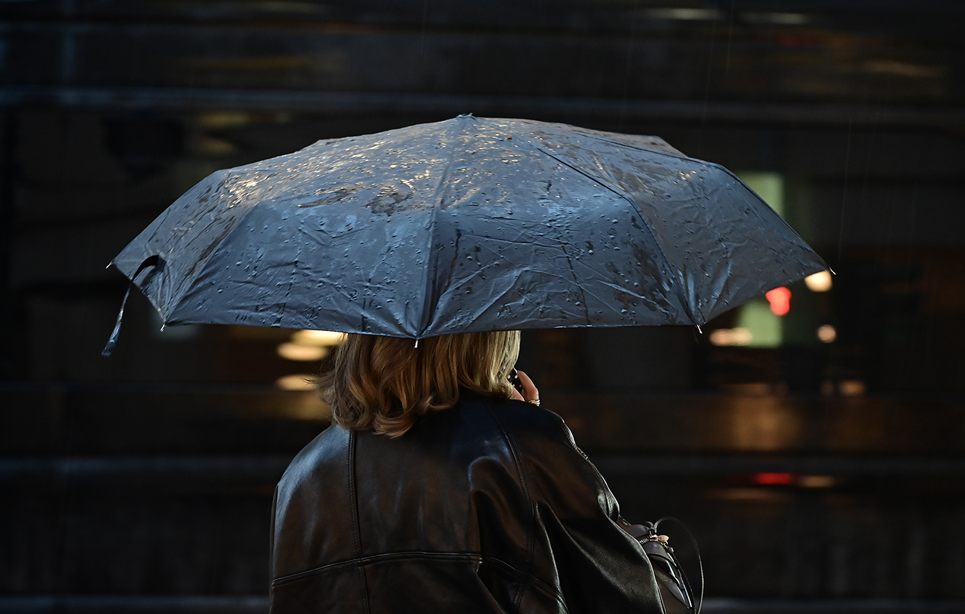 Ασταθής με σύννεφα, βροχοπτώσεις και καταιγίδες ο καιρός – Ποιες ζώνες θα επηρεαστούν και τι θα δείξουν τα θερμόμετρα