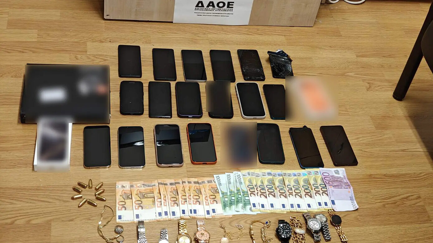 Η δράση της συμμορίας που ξεγελούσε πολίτες μέσω τηλεφώνου: Ο «αρχηγός», οι «καλούντες» και οι «εισπράκτορες»