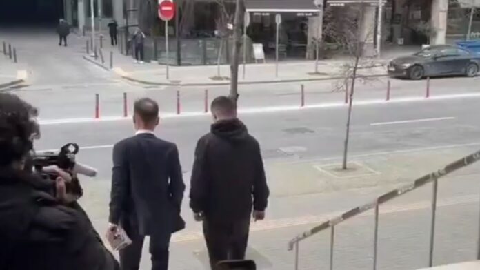 Αποφυλακίζεται ο 19χρονος φίλος του 20χρονου Κλεομένη – Βρίσκεται αντιμέτωπος με κακουργηματική κατηγορία