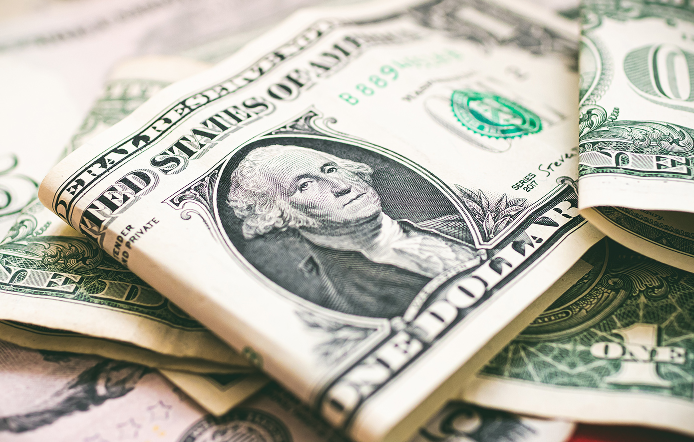 «Εκτοξεύεται» το δολάριο, ενώ οι αγορές βυθίζονται υπό την πίεση των τιμών του πετρελαίου