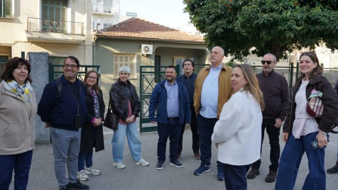 Ο δήμαρχος Βόλου επισκέπτεται το 6ο Δημοτικό Σχολείο μετά από επαφή με τον Σύλλογο Γονέων