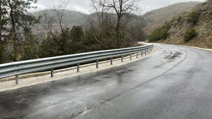 Δ. Ελασσόνας: Ολοκληρώθηκε η κατασκευή τοιχίου στήριξης στην Κοινότητα Λιβαδίου