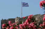 Η ελληνική οικονομία «αντιστέκεται» στο σοκ του πολέμου: Τι αποκαλύπτουν ΔΝΤ και διεθνείς οίκοι για χρέος και ανάπτυξη